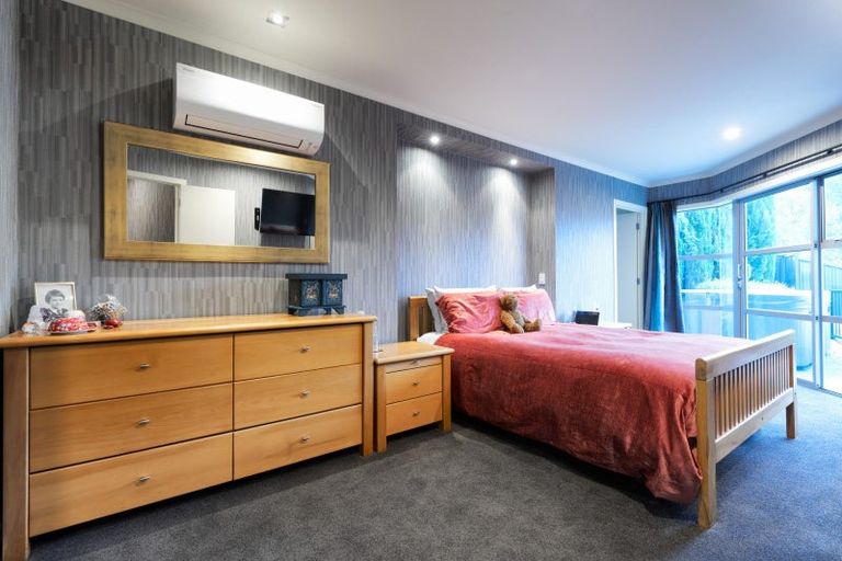 Photo of property in 30 Lowther Place, Taradale, Napier, 4112