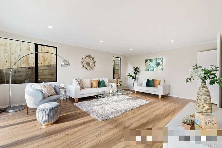 Photo of property in 3/15 Eske Place, Highland Park, Auckland, 2010