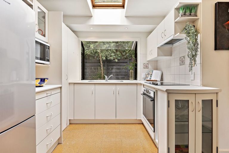 Photo of property in 3 Fielding Crescent, Farm Cove, Auckland, 2012