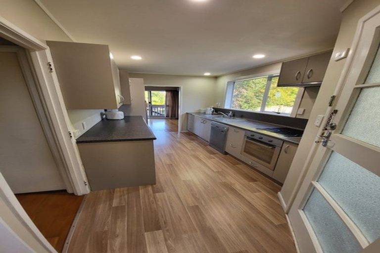 Photo of property in 729 East Coast Road, Browns Bay, Auckland, 0630