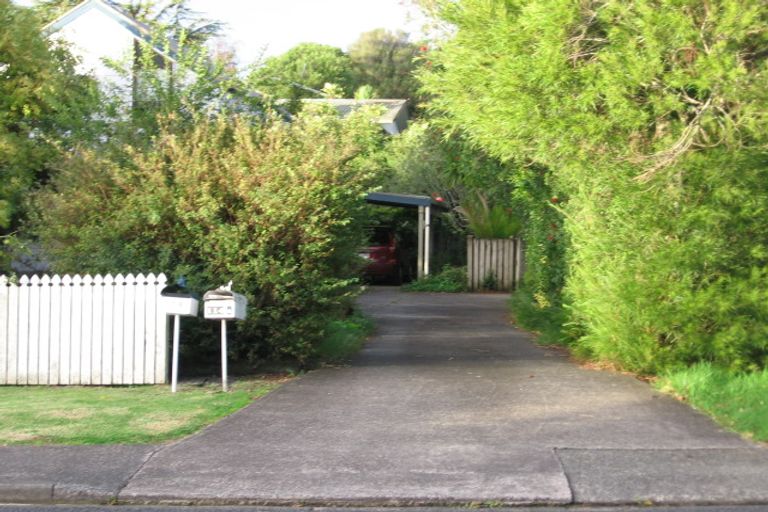 Photo of property in 114a Vodanovich Road, Te Atatu South, Auckland, 0610