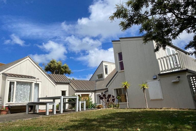 Photo of property in 9 Indira Place, Khandallah, Wellington, 6035