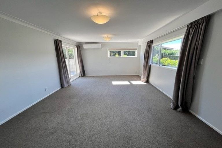 Photo of property in 7 Seymour Road, Mellons Bay, Auckland, 2014