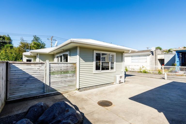 Photo of property in 44 Belt Road, Moturoa, New Plymouth, 4310