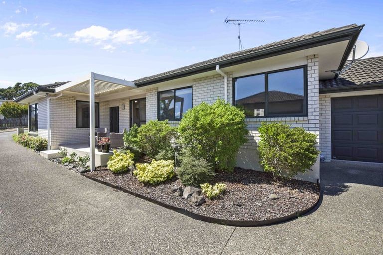 Photo of property in 8 Jelas Road, Red Beach, 0932