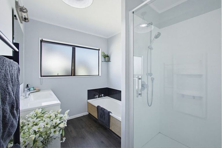 Photo of property in 6 Alan Styles Place, Greenmeadows, Napier, 4112