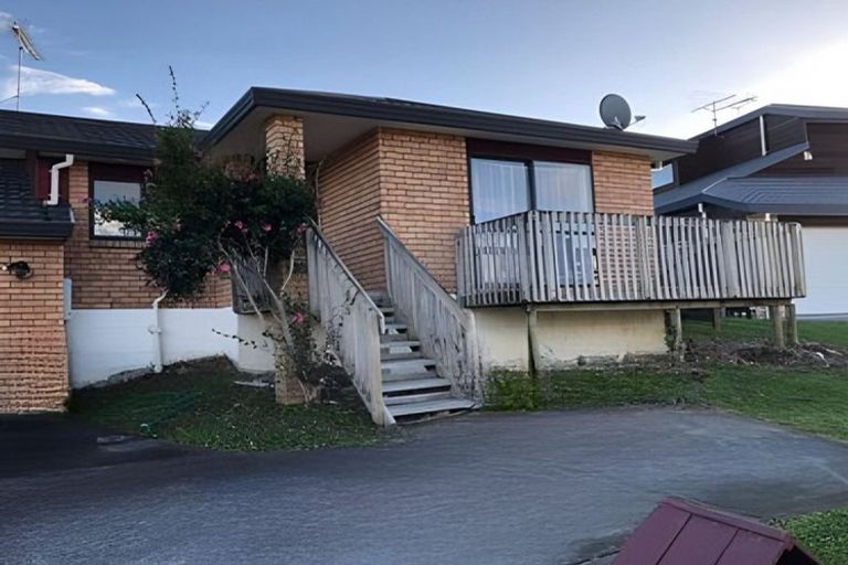 Photo of property in 1 Ryden Place, Glen Eden, Auckland, 0602