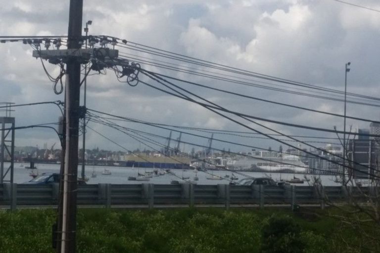 Photo of property in 18 Sulphur Beach Road, Northcote Point, Auckland, 0627