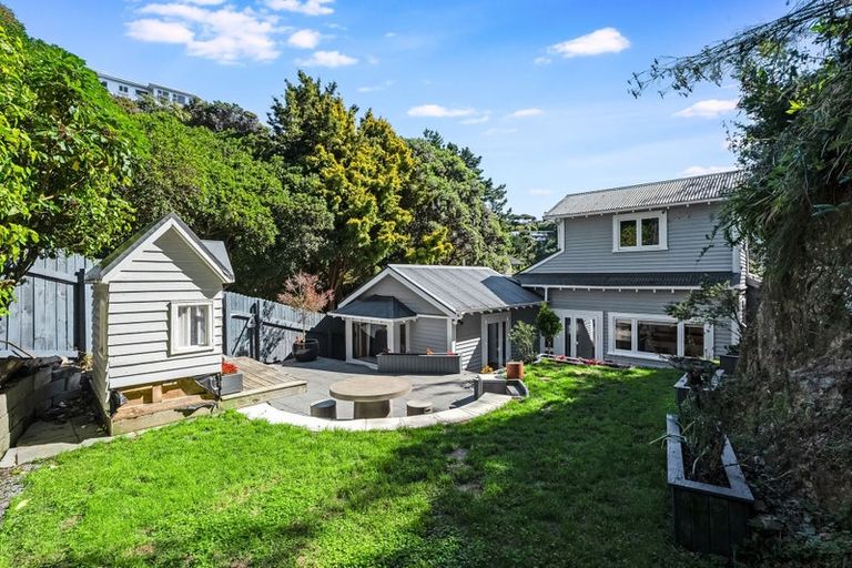 Photo of property in 102 Paremata Road, Paremata, Porirua, 5024