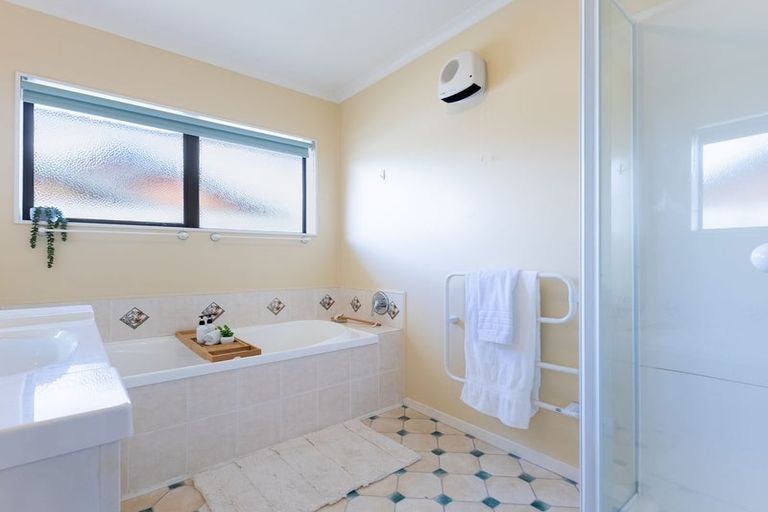 Photo of property in 40 Campion Road, Waikanae Beach, Waikanae, 5036