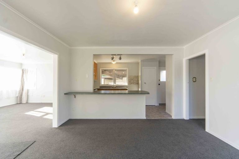 Photo of property in 21 Oakfield Crescent, Pukete, Hamilton, 3200