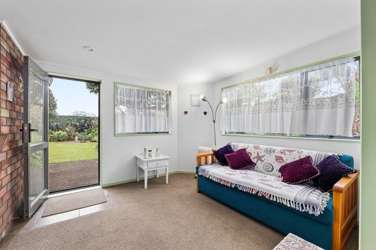 Photo of property in 35 Manu Crescent, Upper Vogeltown, New Plymouth, 4310