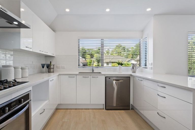 Photo of property in 18 Langana Avenue, Browns Bay, Auckland, 0630