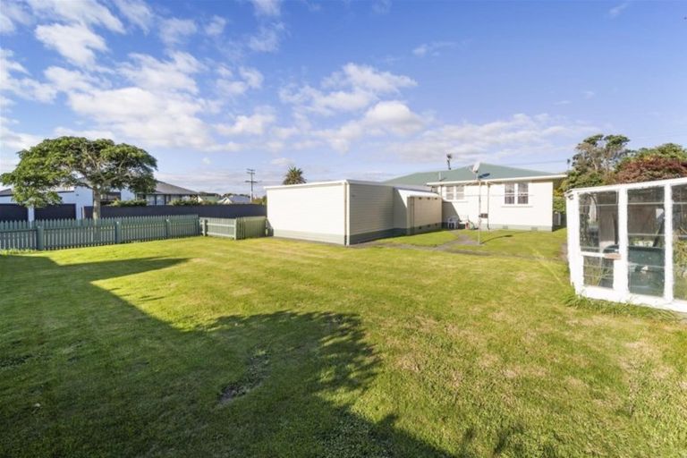 Photo of property in 25 Waihi Road, Hawera, 4610