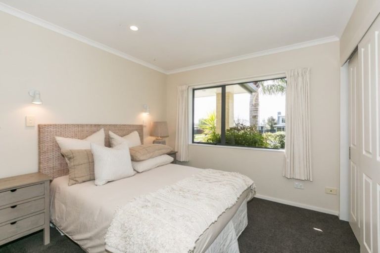 Photo of property in 24 Fairview Place, Havelock North, 4130