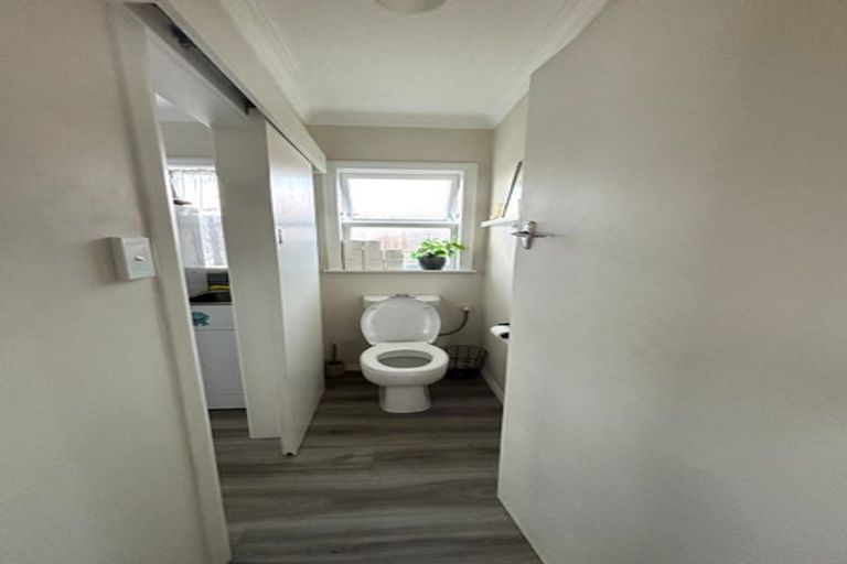 Photo of property in 2 Selwyn Street, Levin, 5510