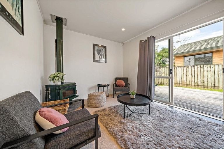 Photo of property in 5 Tokay Place, Huapai, Kumeu, 0810