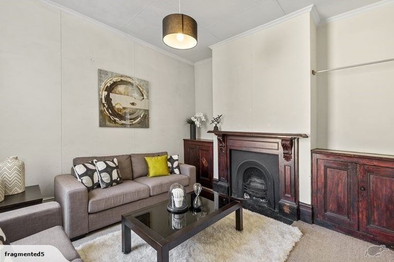 Photo of property in 19 Home Street, Mount Victoria, Wellington, 6011