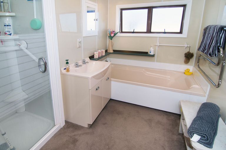 Photo of property in 29 Puriri Crescent, Lansdowne, Masterton, 5810