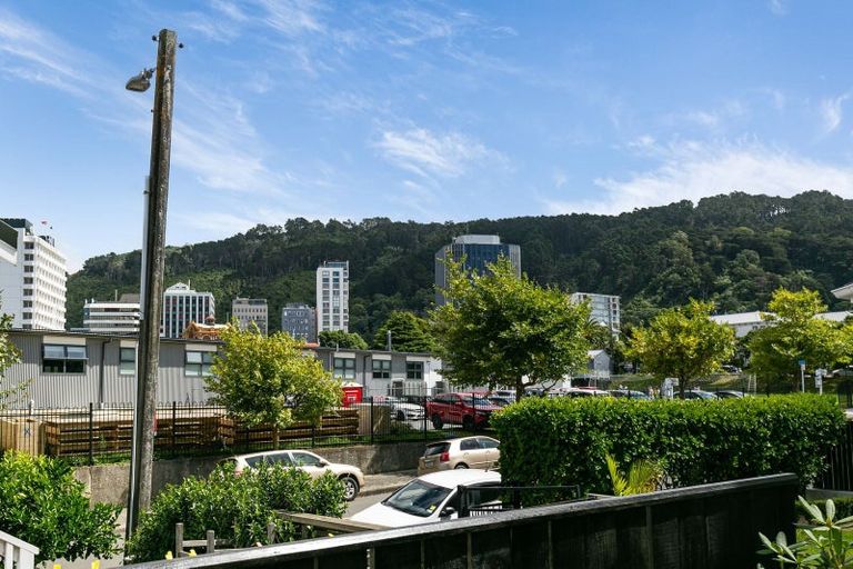 Photo of property in 12b Hobson Street, Thorndon, Wellington, 6011