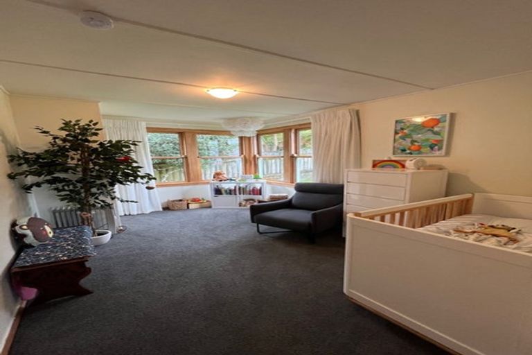 Photo of property in 7 Montgomery Avenue, Karori, Wellington, 6012