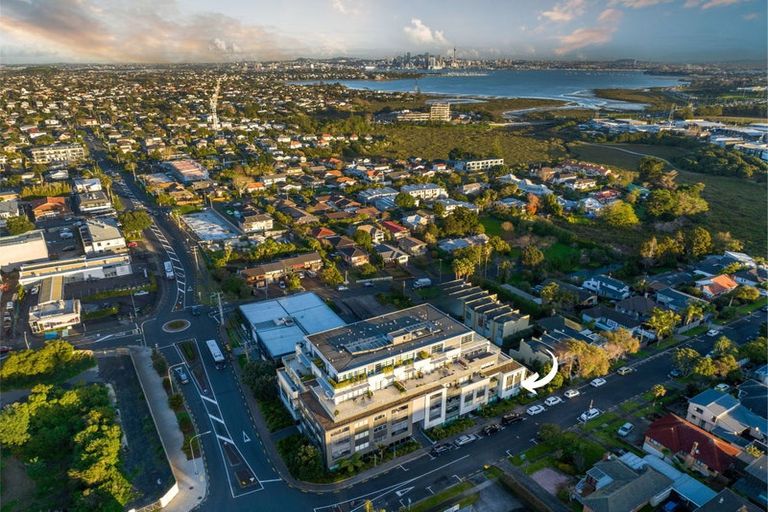 Photo of property in Maison Apartments, 111/16 Huron Street, Takapuna, Auckland, 0622