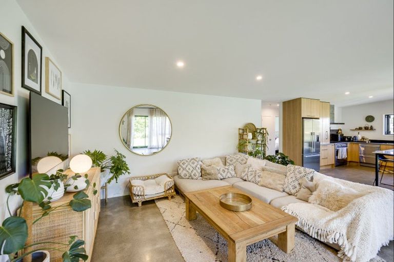 Photo of property in 105 Puketapu Road, Taradale, Napier, 4112