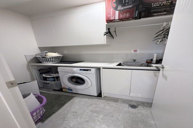 Photo of property in 309 Don Buck Road, Massey, Auckland, 0614
