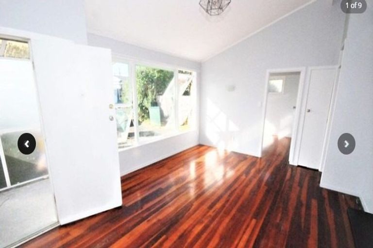 Photo of property in 2/2 Hinau Street, New Lynn, Auckland, 0600