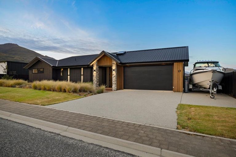 Photo of property in 13 Sapphire Spring Rise, Wanaka, 9305