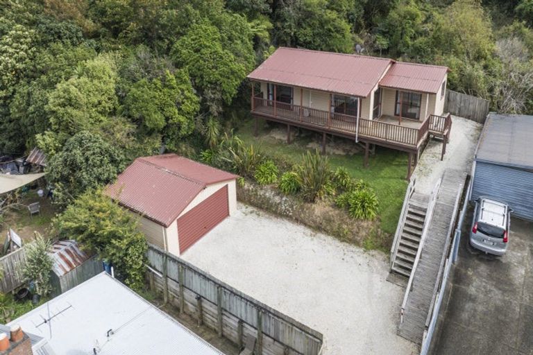 Photo of property in 61 Wairau Road, Picton, 7220