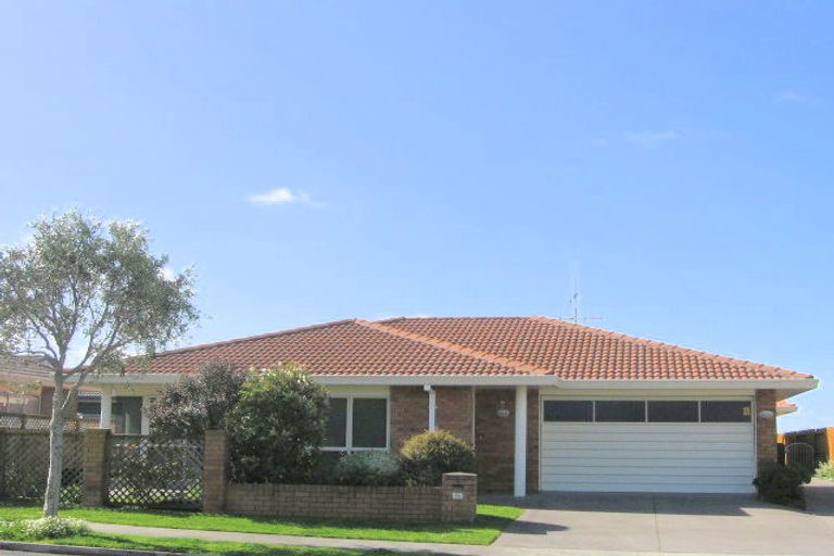 Photo of property in 15 Sandhurst Drive, Papamoa Beach, Papamoa, 3118