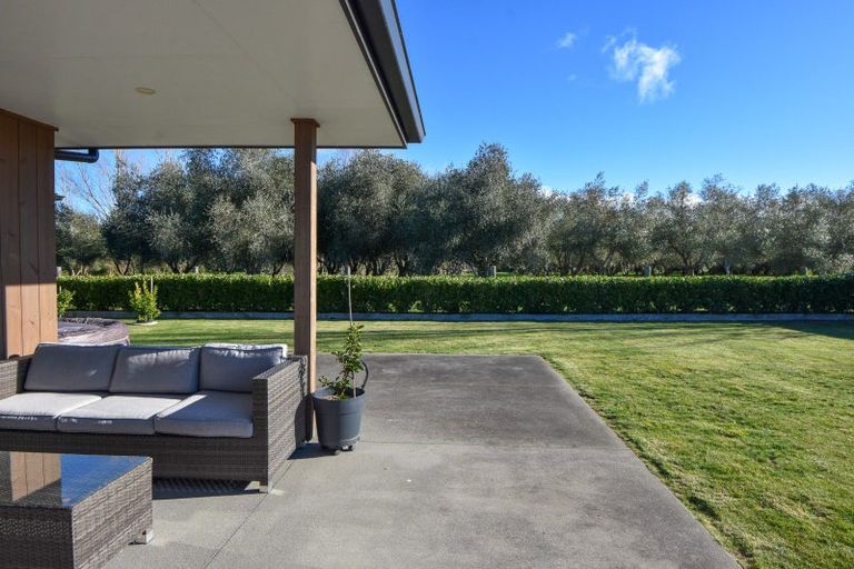 Photo of property in 5 Pukeko Lane, Carterton, 5713