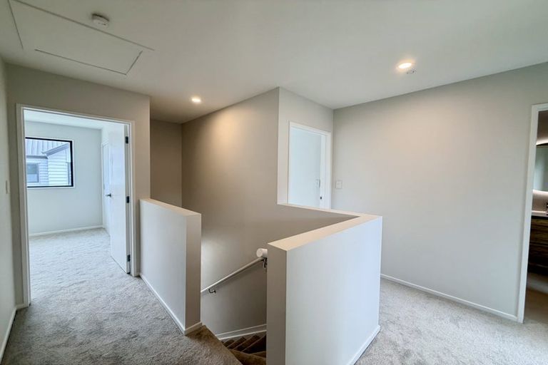 Photo of property in 58b Fitzherbert Avenue, West Harbour, Auckland, 0618