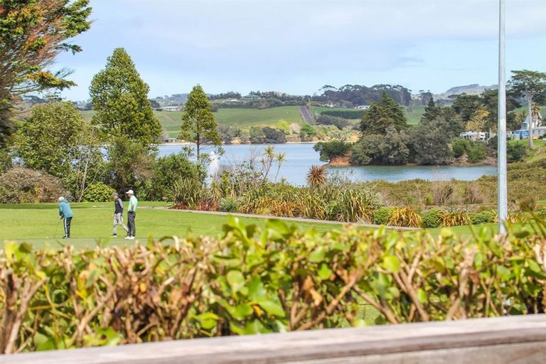 Photo of property in 25 Stella Drive, Clarks Beach, 2122