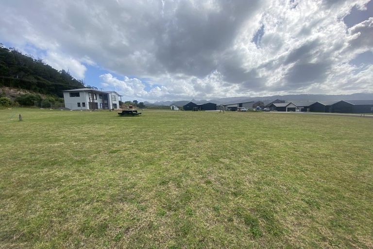 Photo of property in 5 Ian Hopper Way, Pauanui, 3579