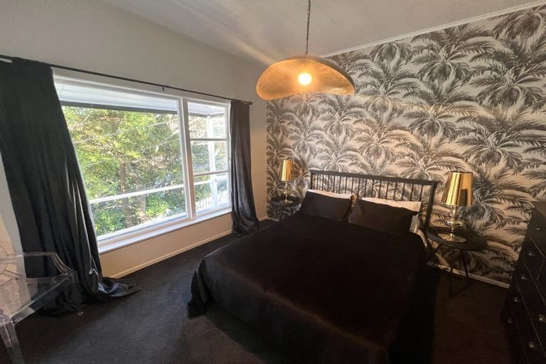 Photo of property in 35 Patanga Crescent, Thorndon, Wellington, 6011