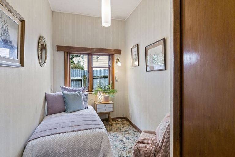 Photo of property in 8 Aplin Terrace, Ngaio, Wellington, 6035