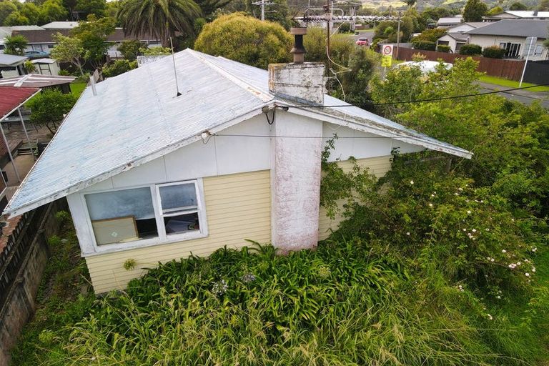 Photo of property in 1 Parakai Avenue, Parakai, 0830
