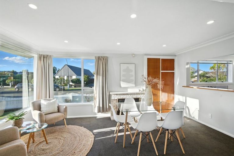 Photo of property in 1 Glenavon Place, Ilam, Christchurch, 8041