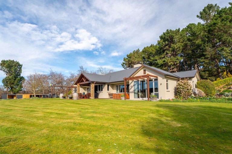 Photo of property in 151 Oakwood Road, Hadlow, Timaru, 7974