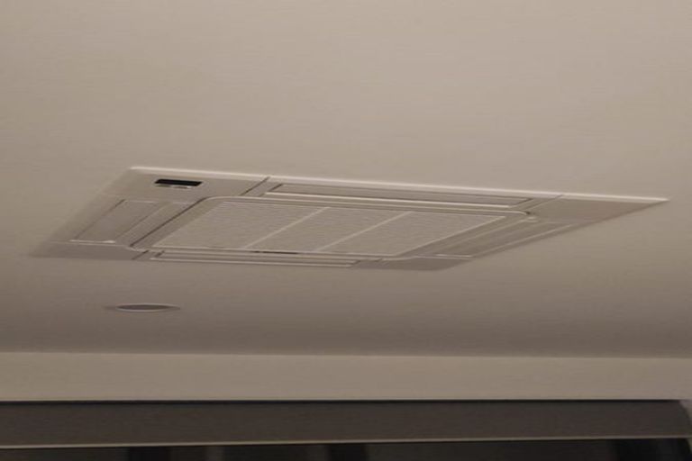 Photo of property in 2 Oakheart Way, Forrest Hill, Auckland, 0620