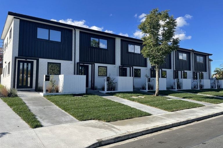 Photo of property in 1e Hamurana Place, Te Atatu Peninsula, Auckland, 0610