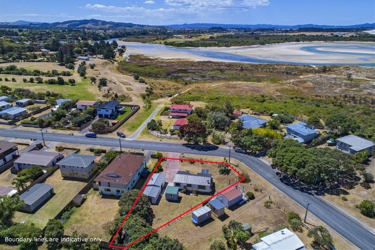 Photo of property in 52 Bream Bay Drive, Ruakaka, 0116