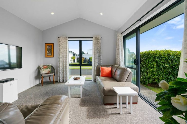 Photo of property in 11 Clifford Close, Leamington, Cambridge, 3432