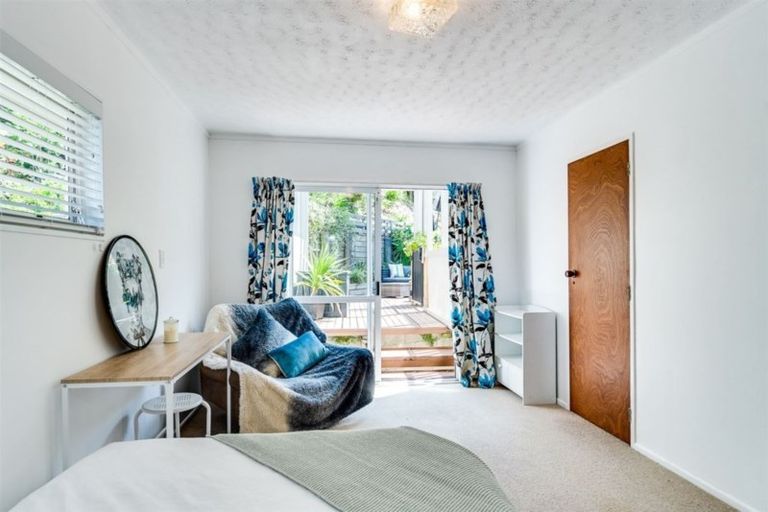 Photo of property in 18a Priestley Road, Bluff Hill, Napier, 4110