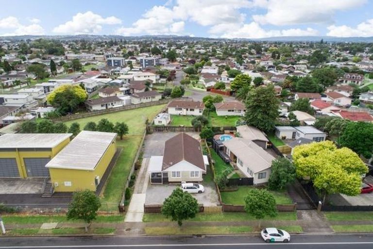 Photo of property in 422 Roscommon Road, Clendon Park, Auckland, 2103