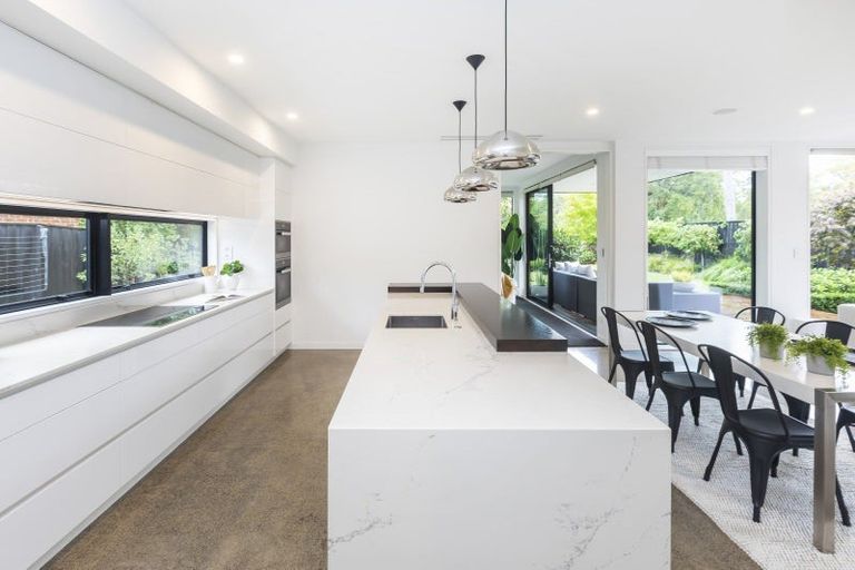 Photo of property in 79 Fendalton Road, Fendalton, Christchurch, 8014