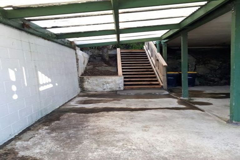 Photo of property in 2 Rajkot Terrace, Broadmeadows, Wellington, 6035