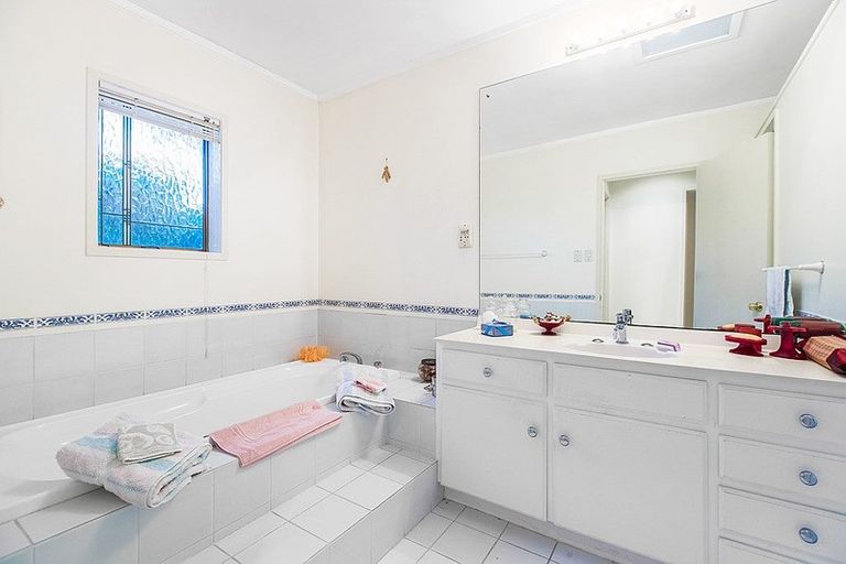 Photo of property in 271 Beach Road, Campbells Bay, Auckland, 0630